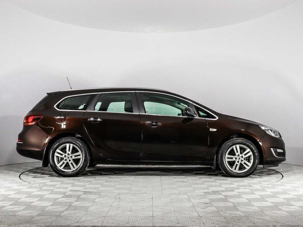 Opel Astra 2013 года с пробегом. Фото: #3