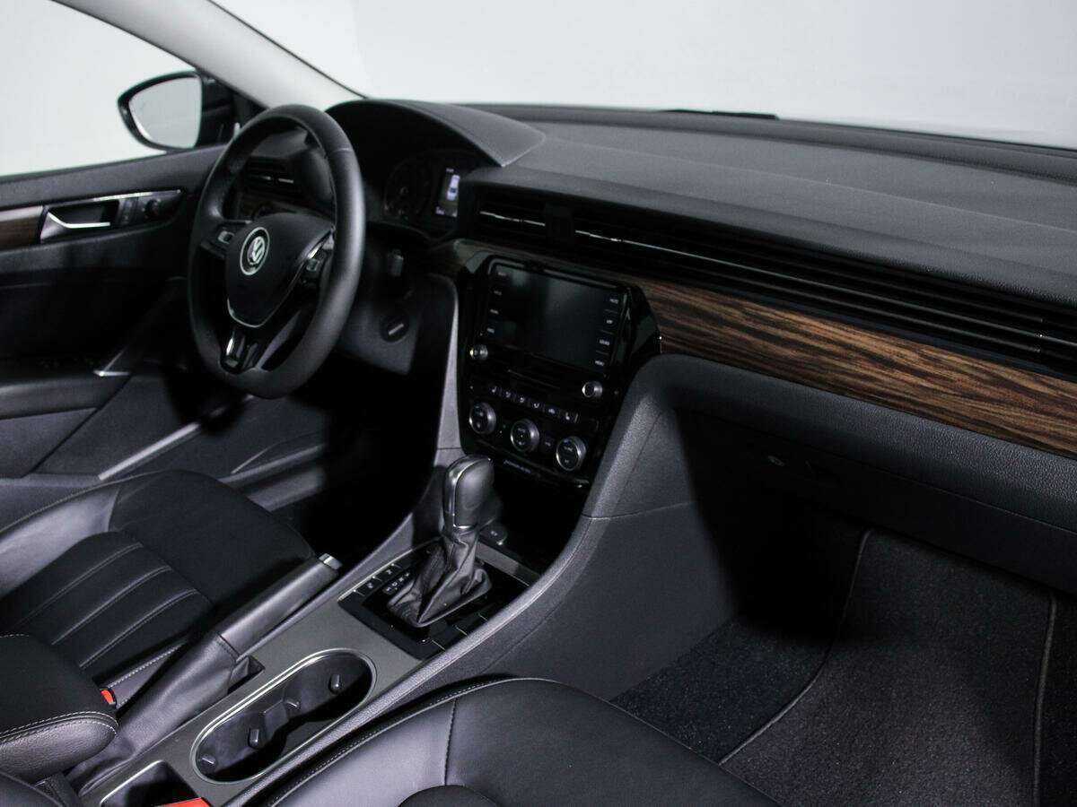 Volkswagen Passat (North America and China) 2021 года с пробегом. Фото: #4