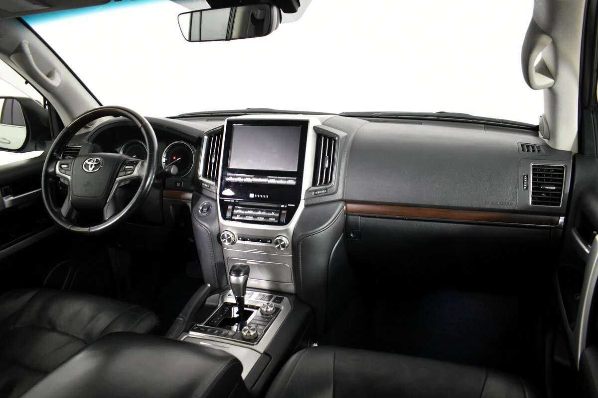Toyota Land Cruiser 2016 года с пробегом. Фото: #9