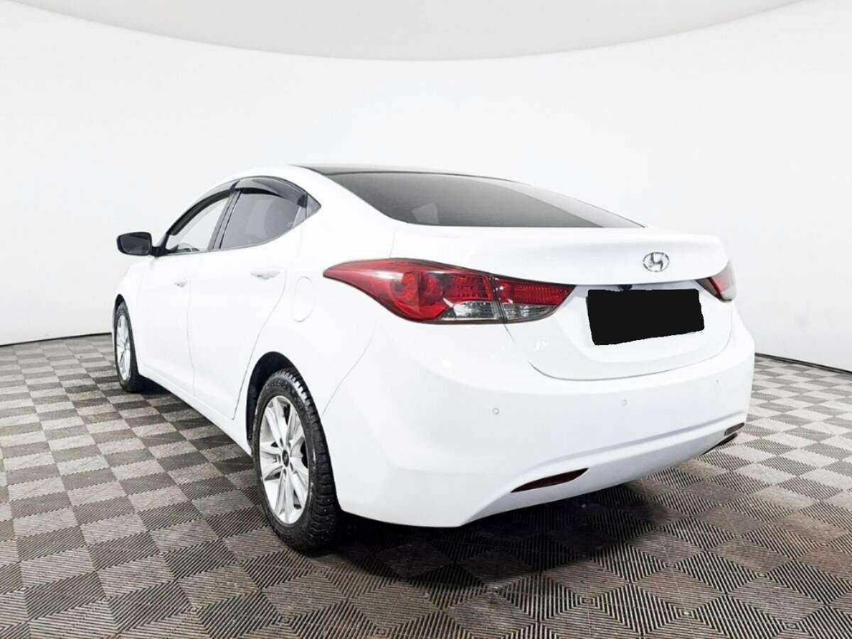 Hyundai Avante 2011 года с пробегом. Фото: #5