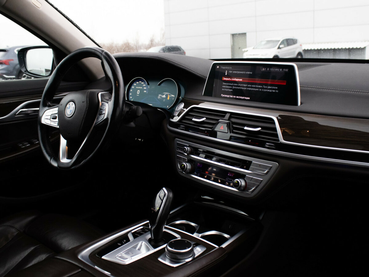 BMW 7 серии 2018 года с пробегом. Фото: #8
