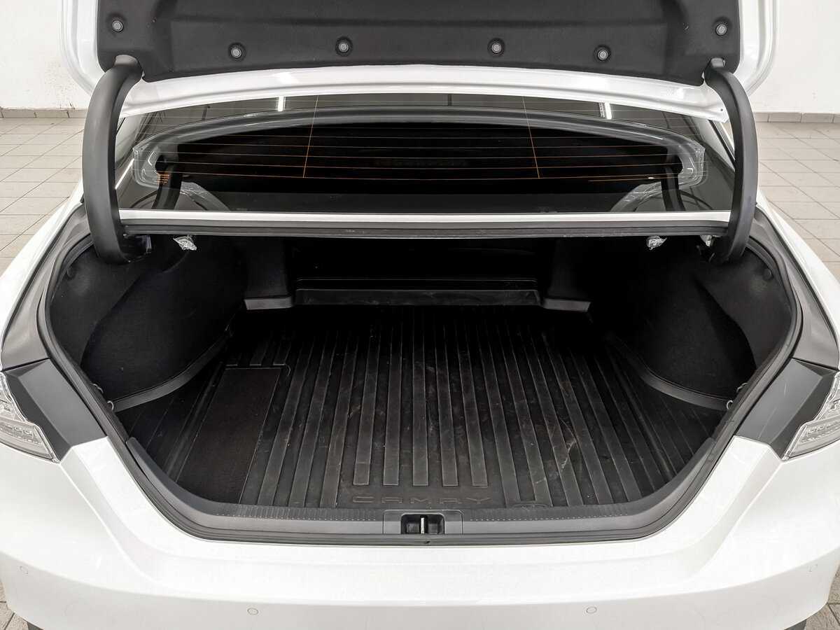 Toyota Camry 2022 года с пробегом. Фото: #9