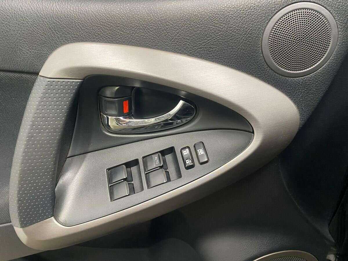 Toyota RAV4 2007 года с пробегом. Фото: #16