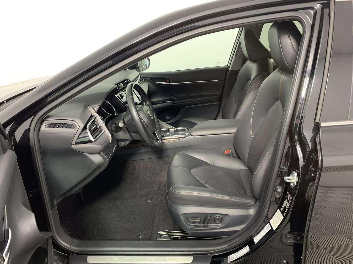 Toyota Camry 2019 года с пробегом. Фото: #15