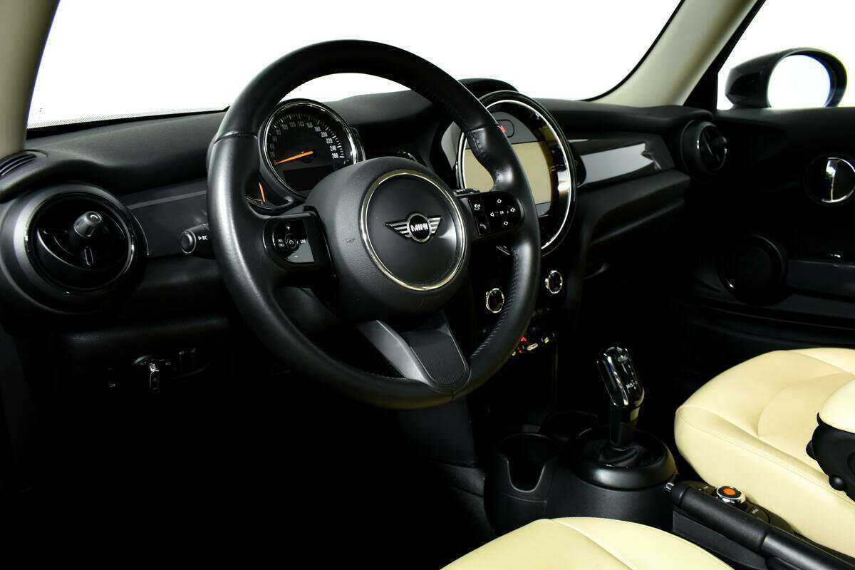 Mini Hatch 2021 года с пробегом. Фото: #12