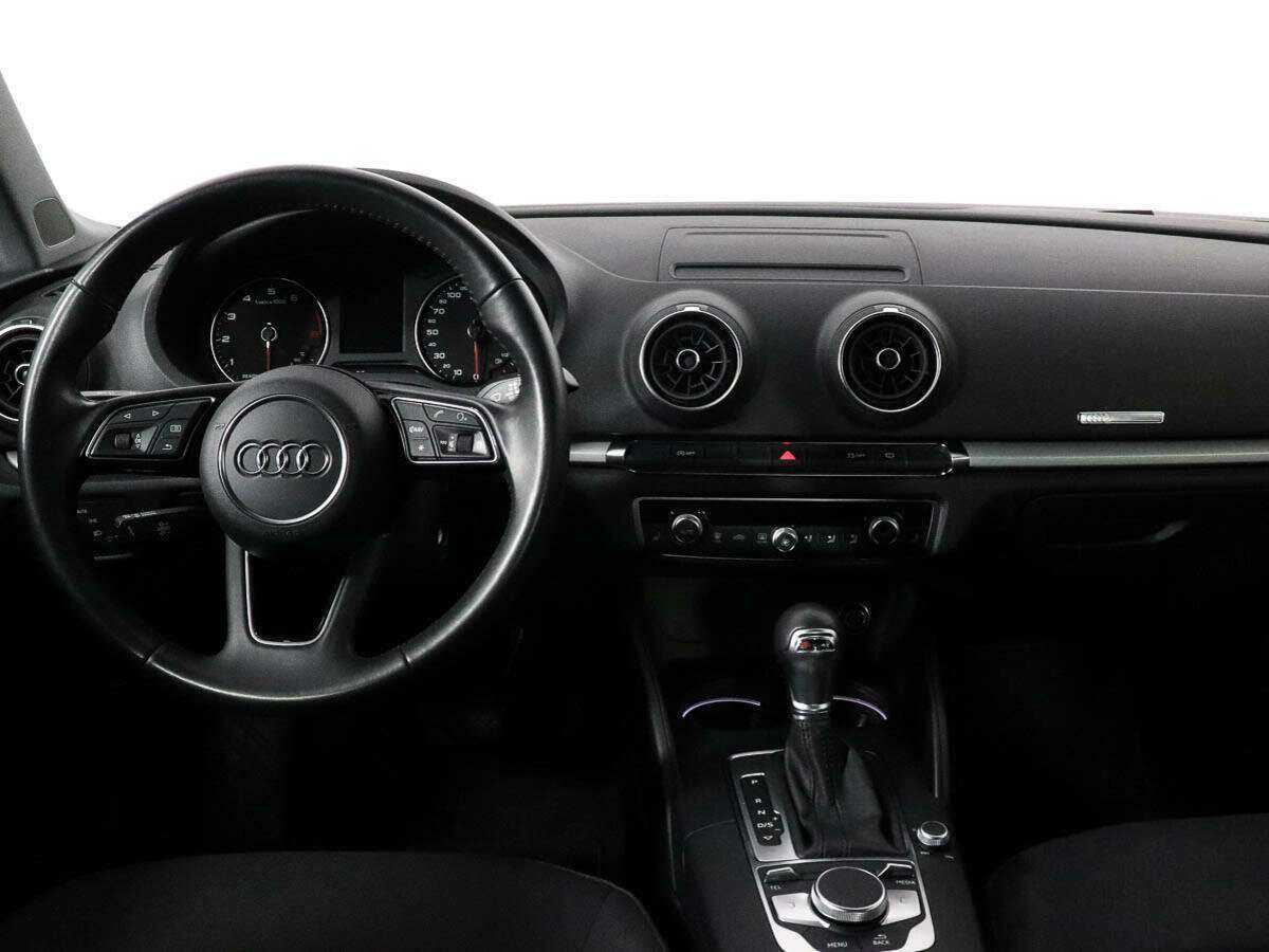 Audi A3 2019 года с пробегом. Фото: #9