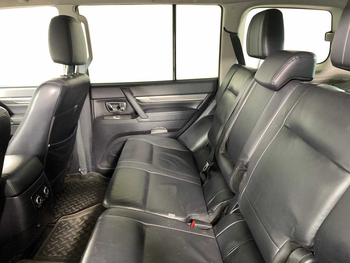 Mitsubishi Pajero 2011 года с пробегом. Фото: #16