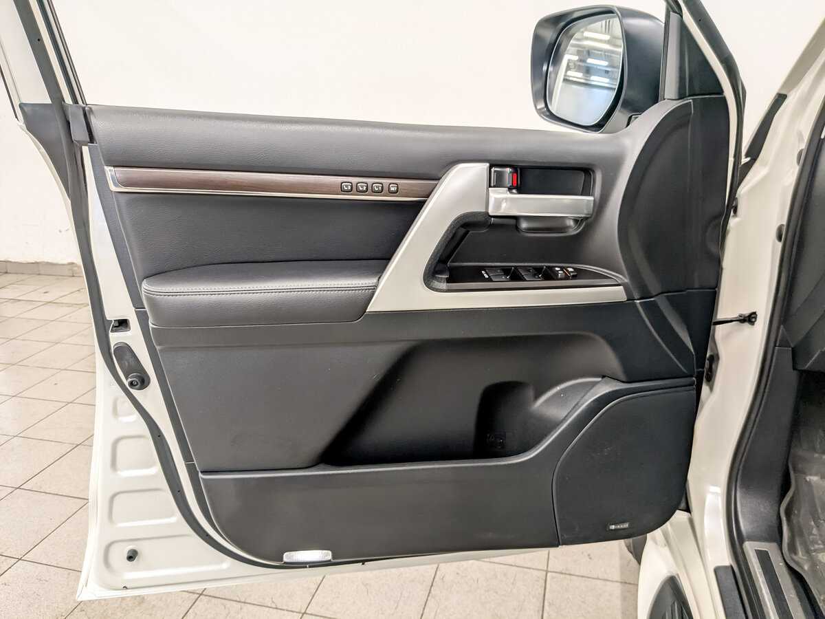 Toyota Land Cruiser 2020 года с пробегом. Фото: #18
