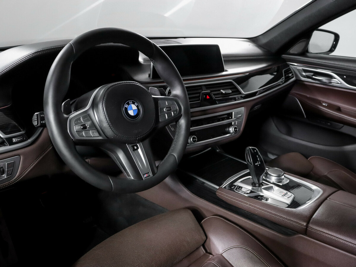 BMW 7 серии 2019 года с пробегом. Фото: #11