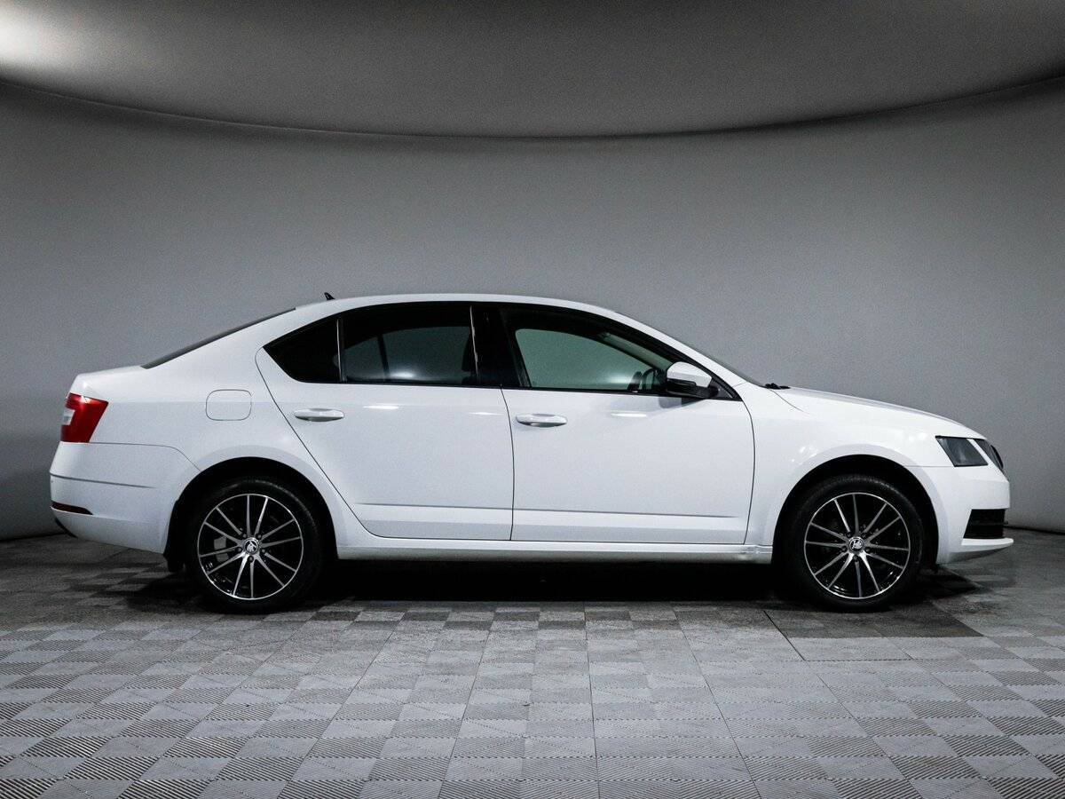Skoda Octavia 2019 года с пробегом. Фото: #3