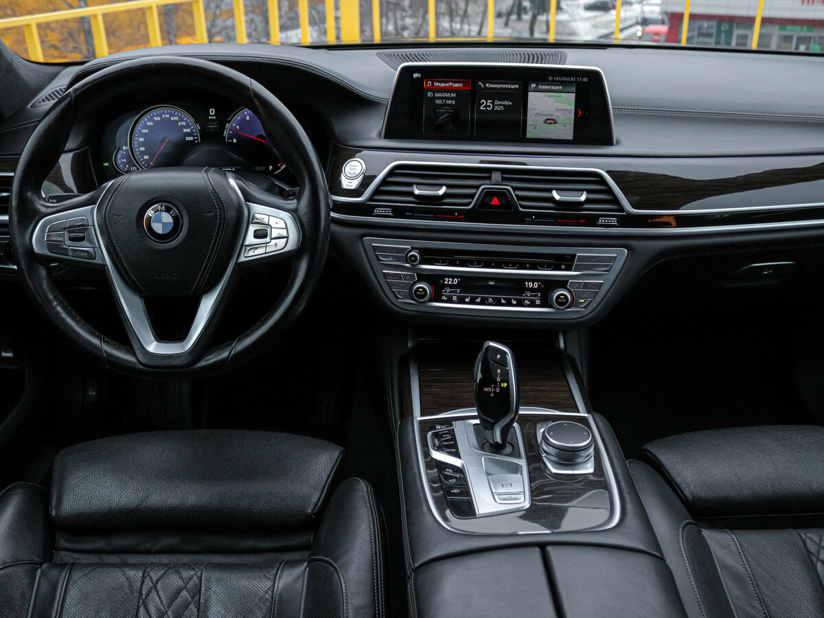 BMW 7 серии 2017 года с пробегом. Фото: #9