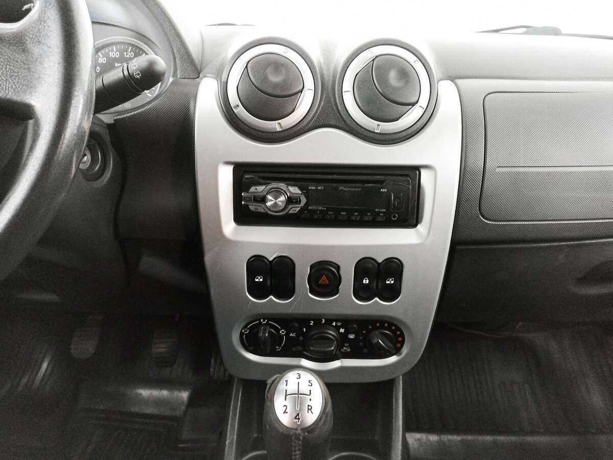 Renault Sandero 2012 года с пробегом. Фото: #12