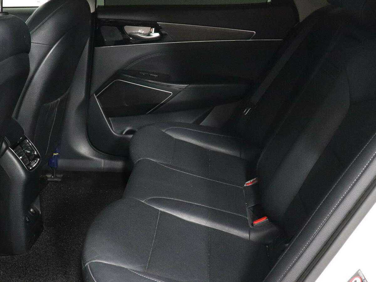 Kia K7 2019 года с пробегом. Фото: #7