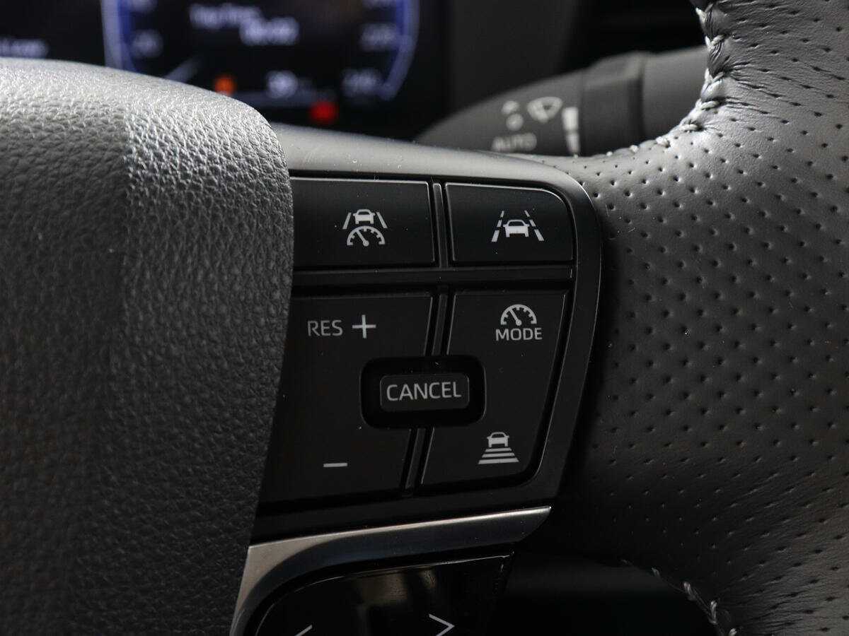 Toyota Camry 2024 года с пробегом. Фото: #15