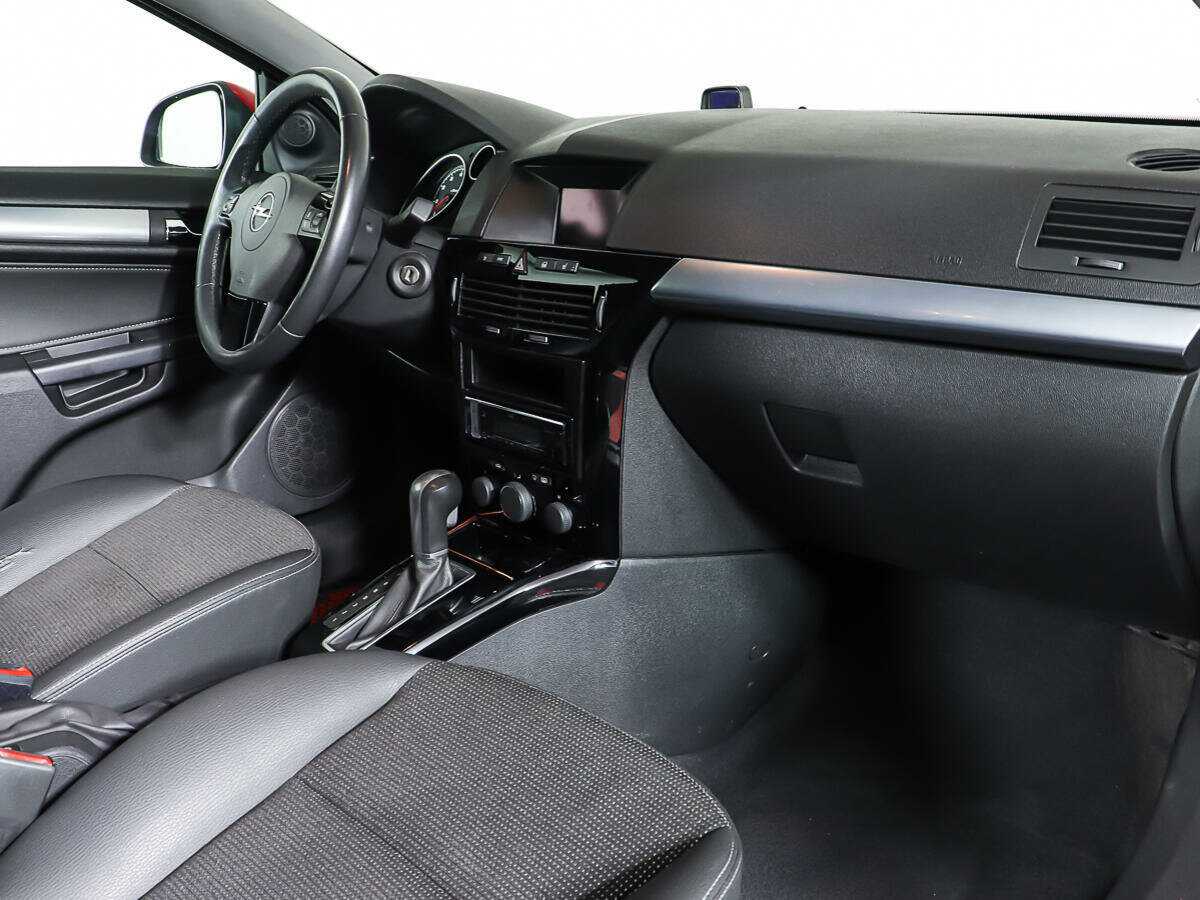 Opel Astra 2010 года с пробегом. Фото: #8
