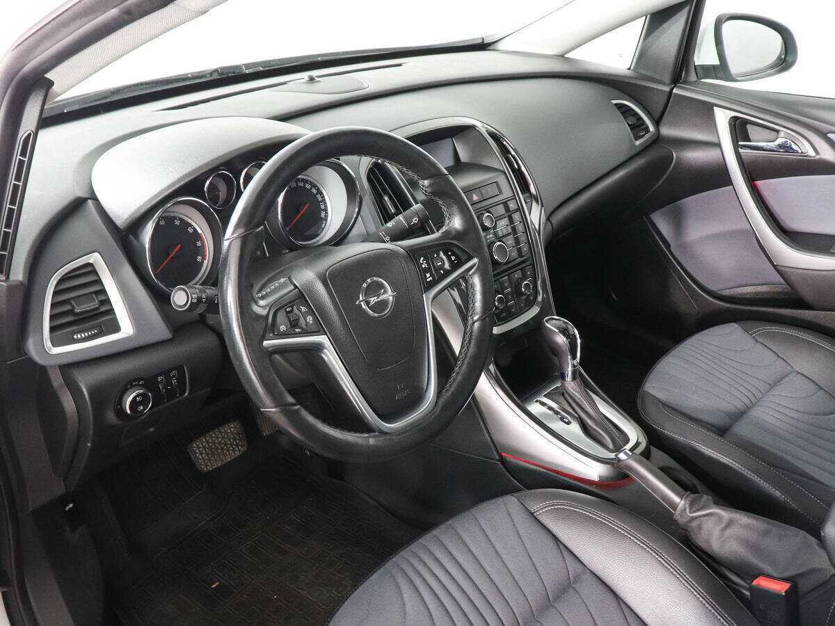 Opel Astra 2013 года с пробегом. Фото: #8