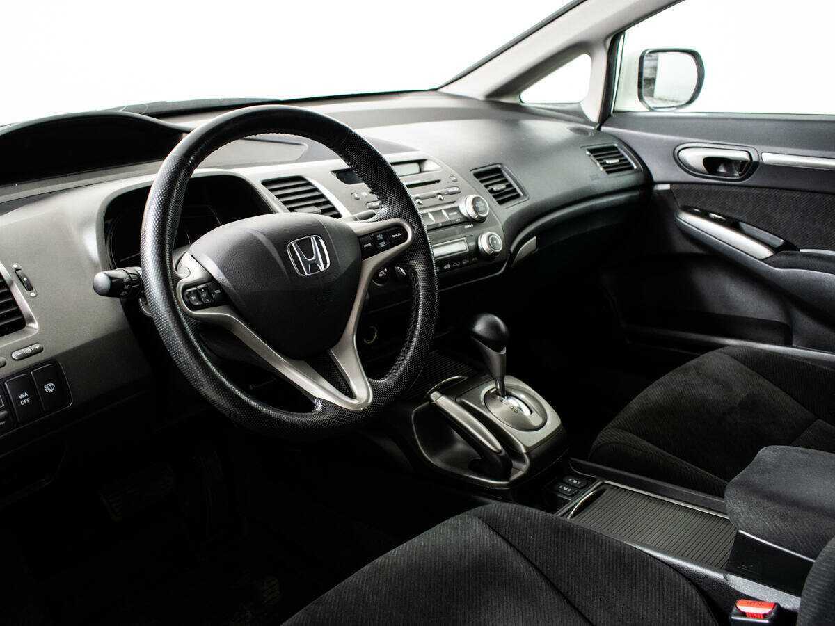 Honda Civic 2011 года с пробегом. Фото: #12