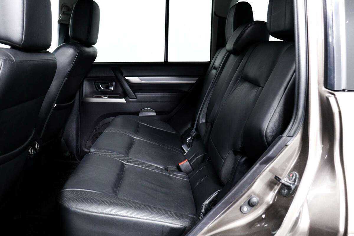 Mitsubishi Pajero 2011 года с пробегом. Фото: #10