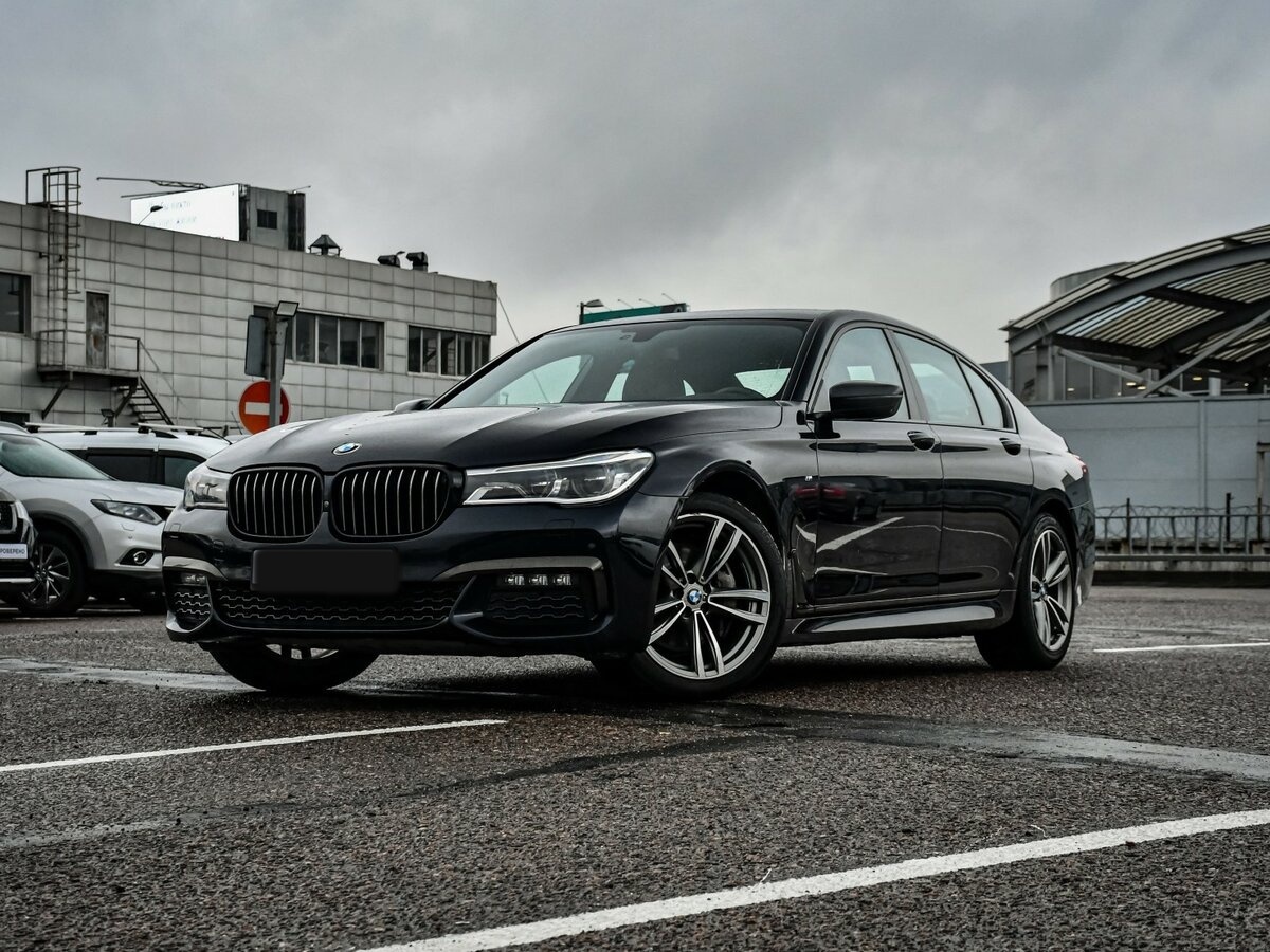 BMW 7 серии 2018 года с пробегом. Фото: #0