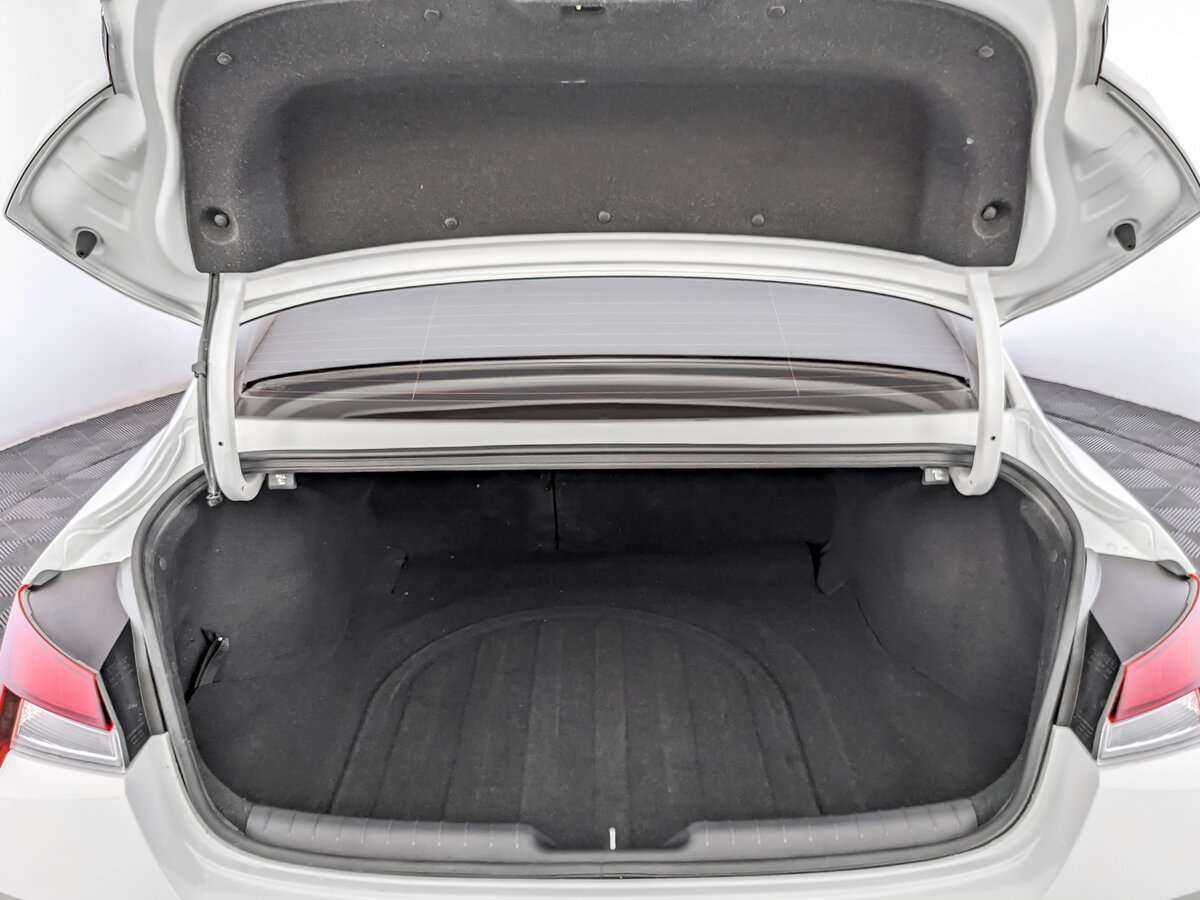 Hyundai Elantra 2022 года с пробегом. Фото: #9