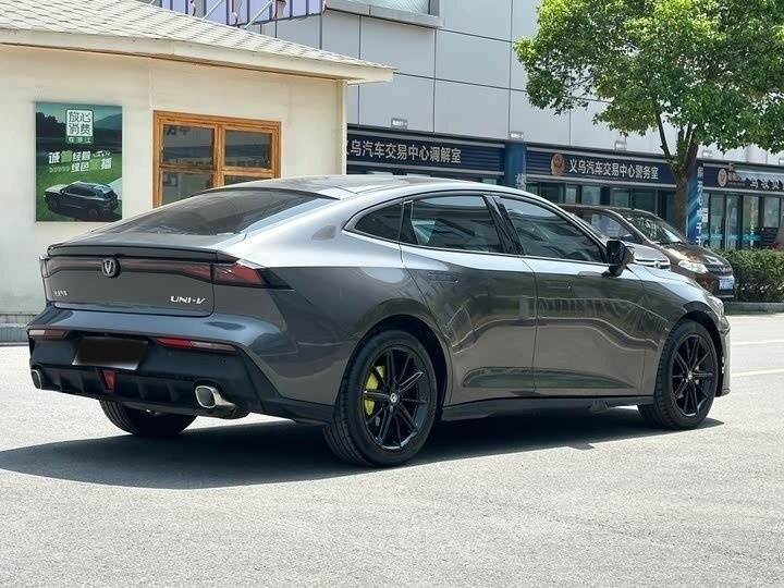 Changan UNI-V 2022 года с пробегом. Фото: #3