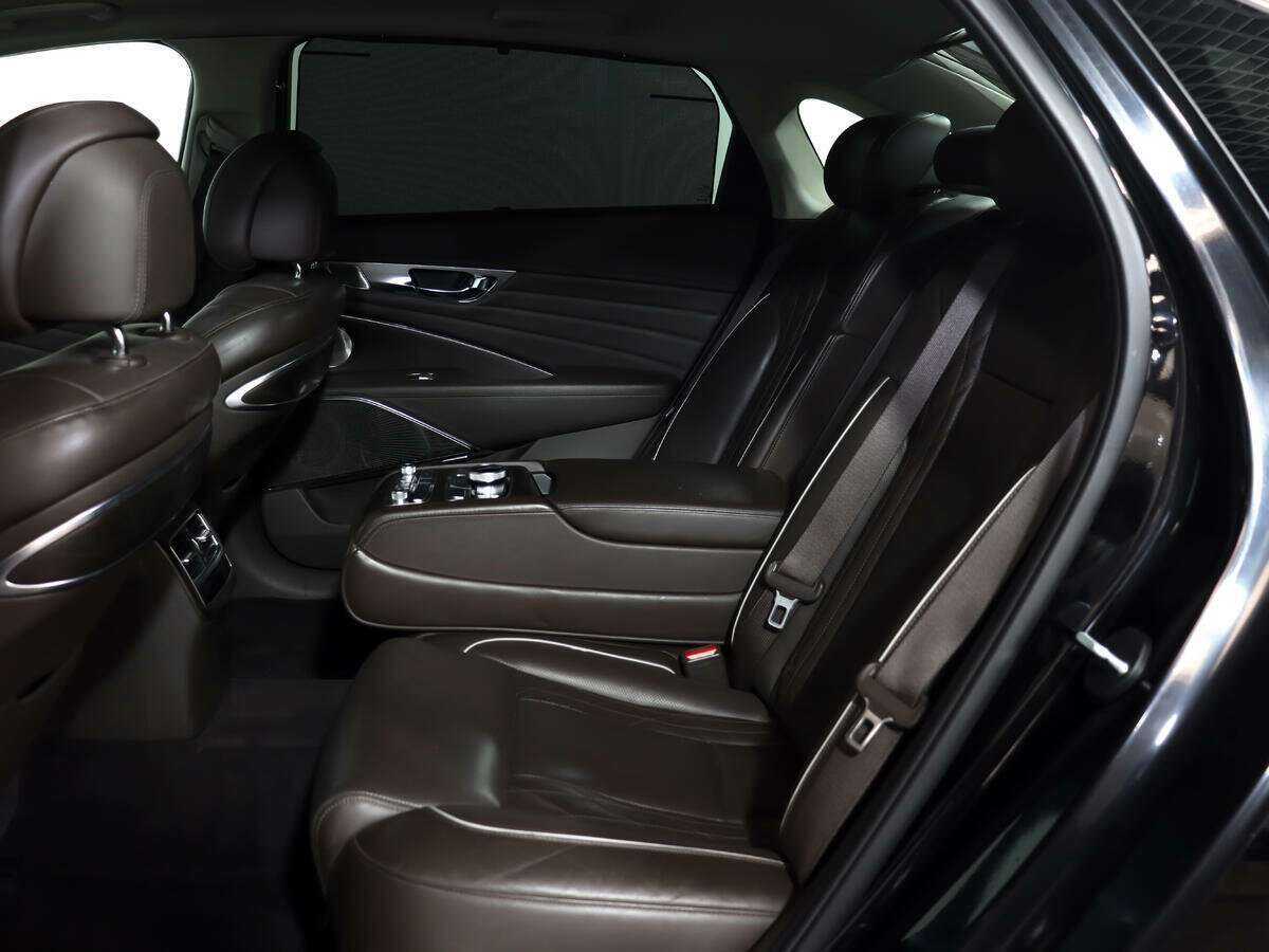 Kia K900 2019 года с пробегом. Фото: #7