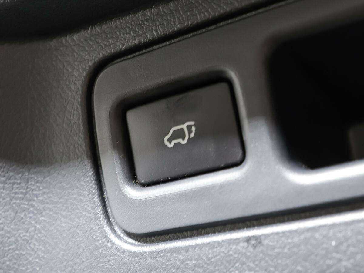 Toyota Fortuner 2017 года с пробегом. Фото: #15