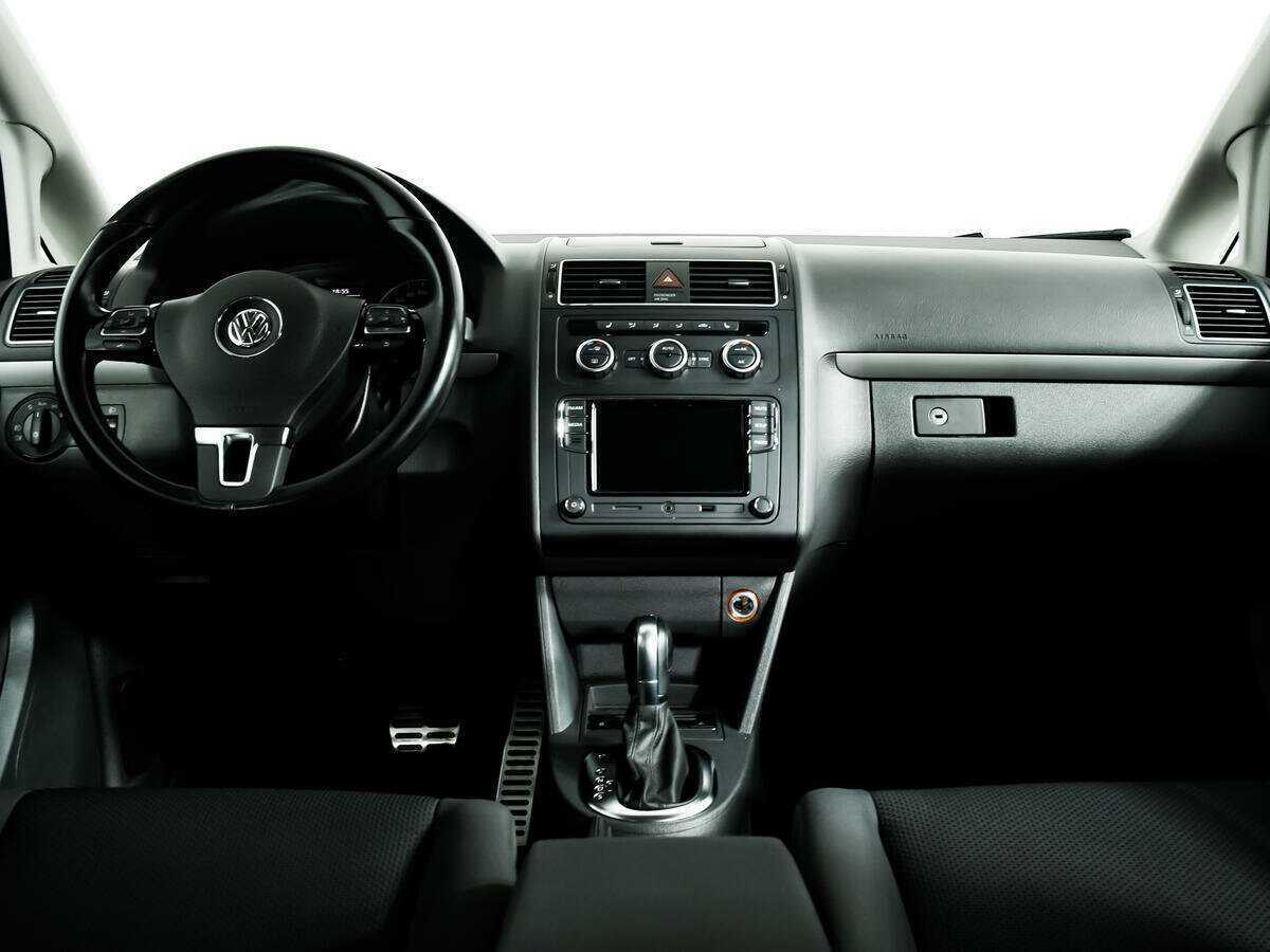 Volkswagen Touran 2013 года с пробегом. Фото: #10