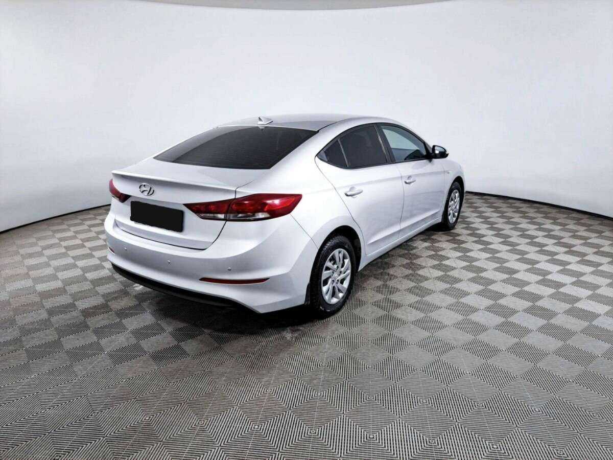 Hyundai Elantra 2017 года с пробегом. Фото: #4