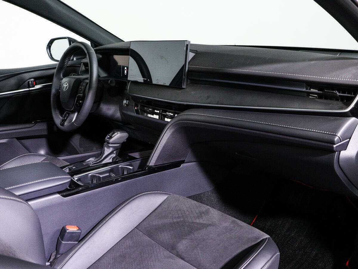 Toyota Camry 2024 года с пробегом. Фото: #8
