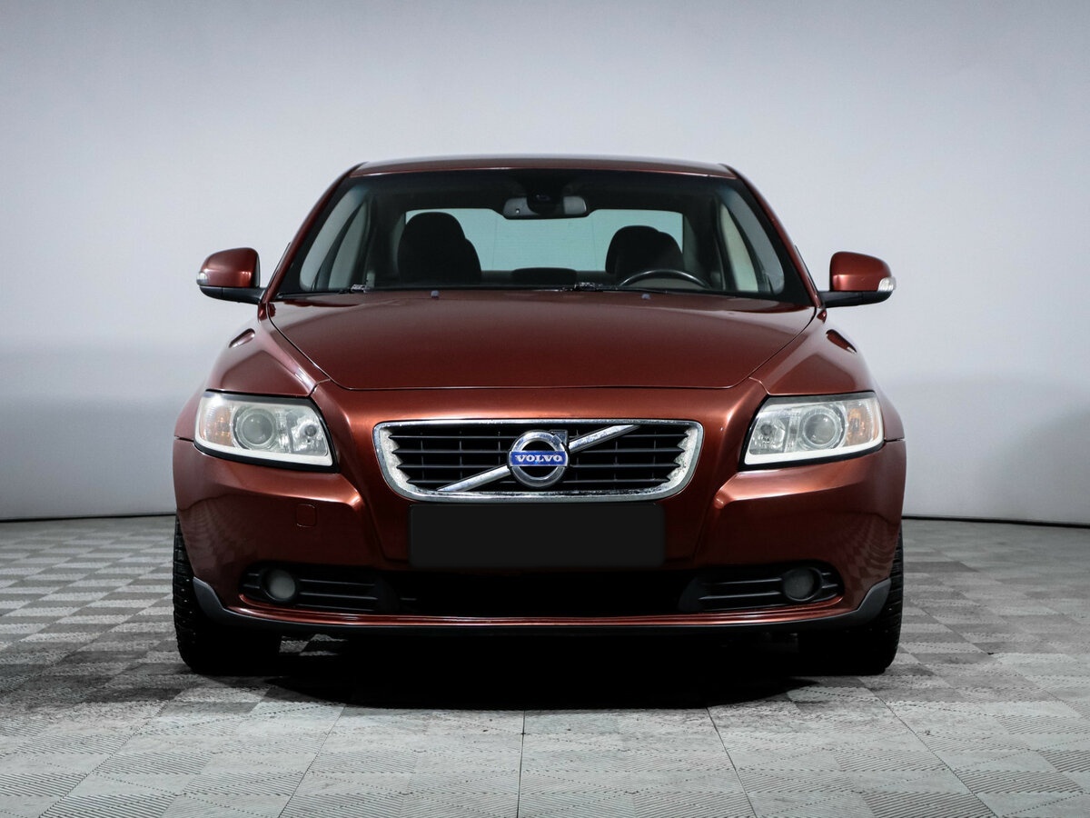 Volvo S40 2010 года с пробегом. Фото: #1