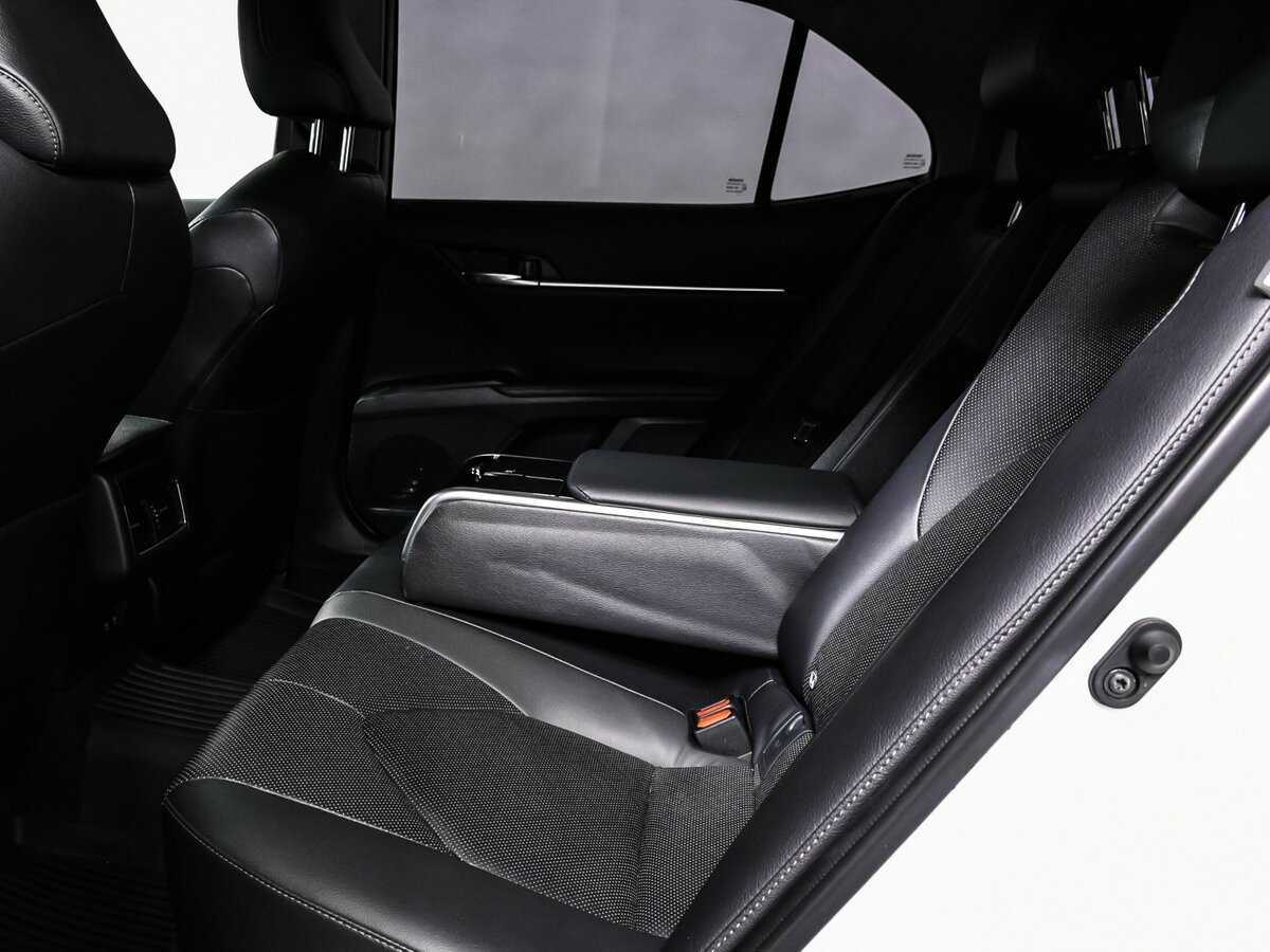Toyota Camry 2021 года с пробегом. Фото: #12