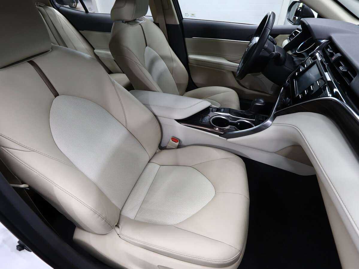 Toyota Camry 2021 года с пробегом. Фото: #13