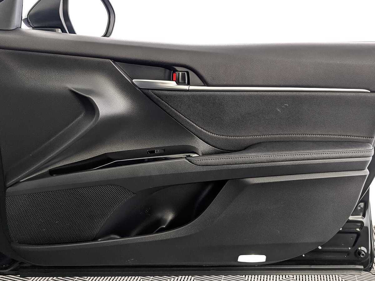 Toyota Camry 2023 года с пробегом. Фото: #24