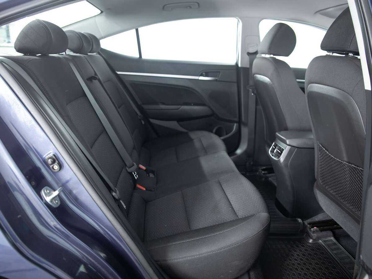 Hyundai Elantra 2020 года с пробегом. Фото: #20