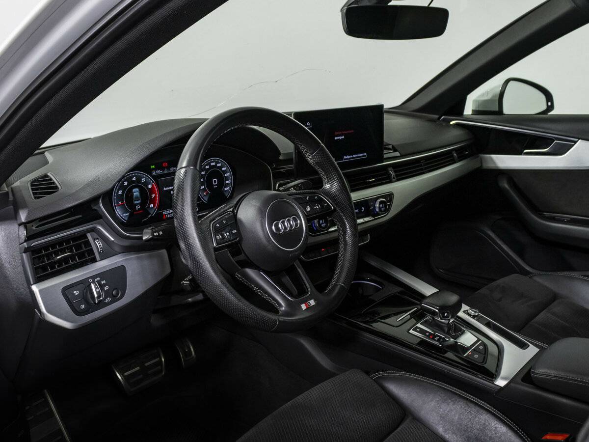 Audi A4 2020 года с пробегом. Фото: #8