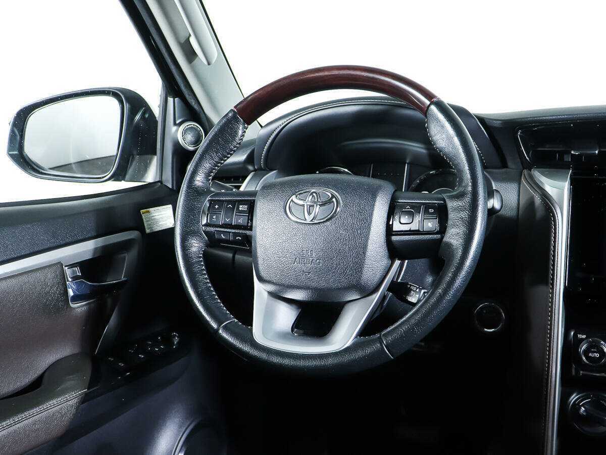 Toyota Fortuner 2018 года с пробегом. Фото: #12