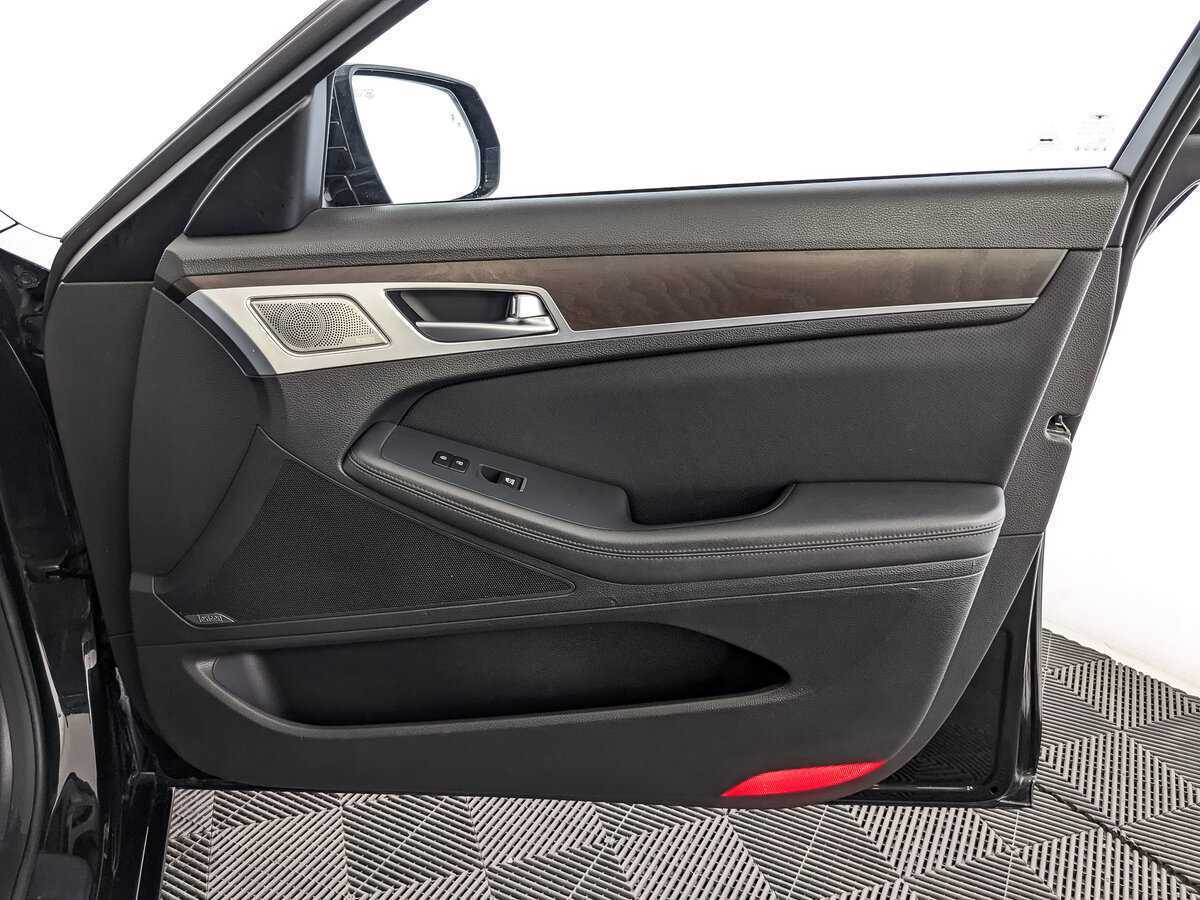 Genesis G80 2019 года с пробегом. Фото: #24