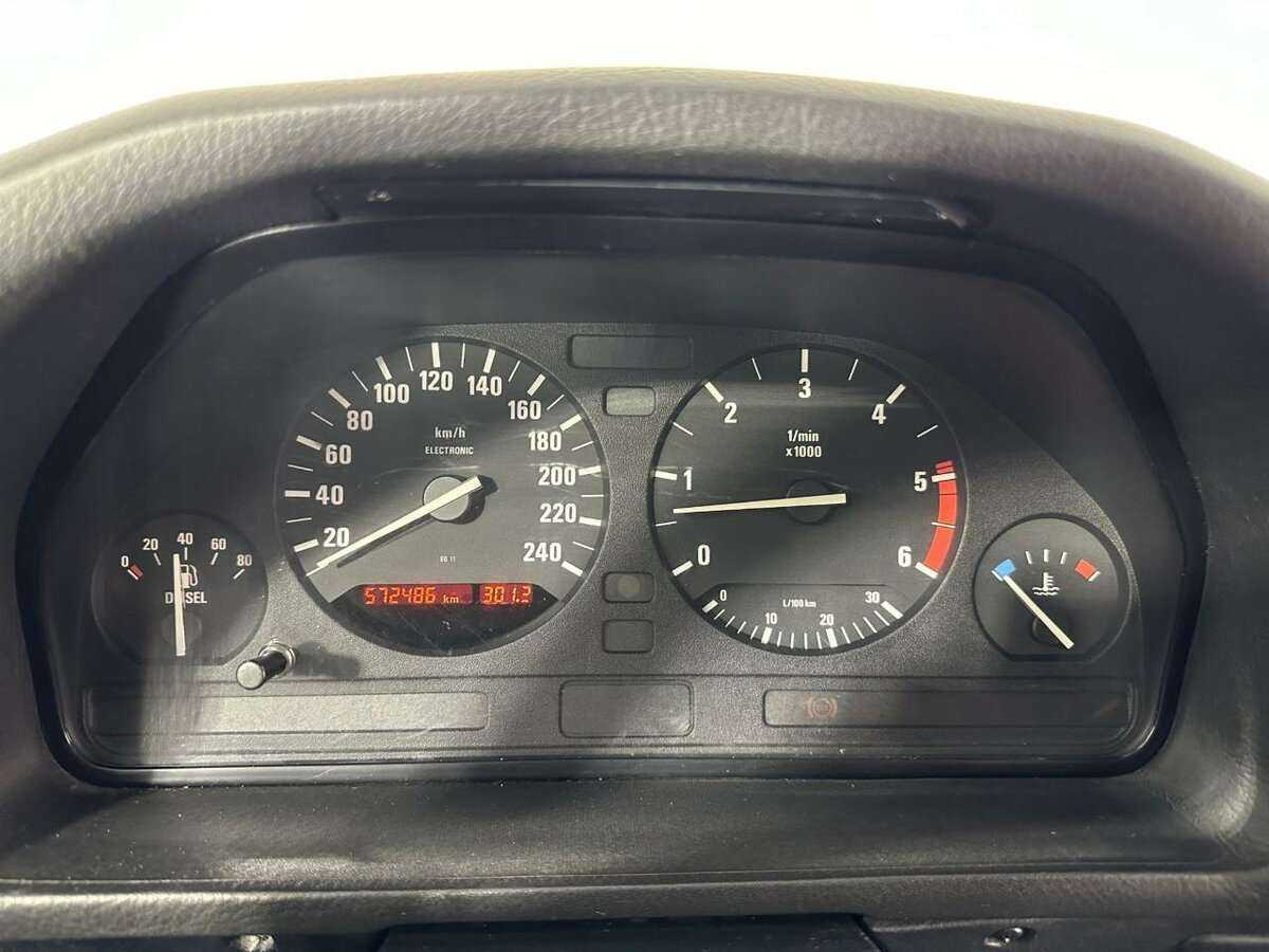 BMW 5 серии 1993 года с пробегом. Фото: #9