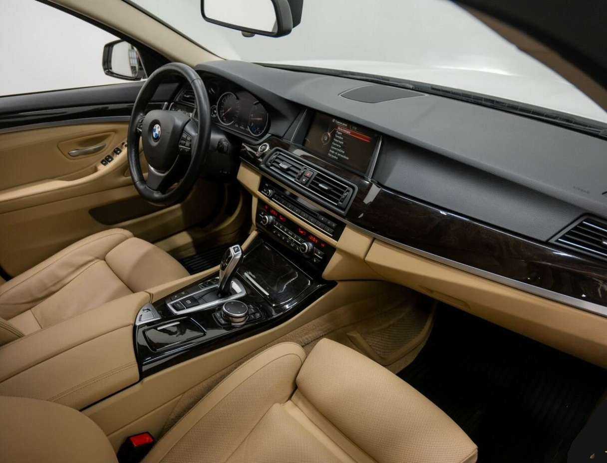 BMW 5 серии 2015 года с пробегом. Фото: #5