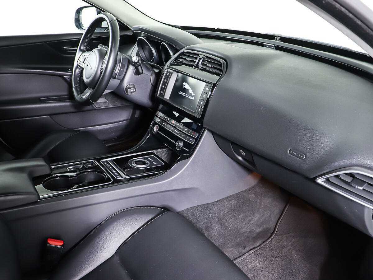 Jaguar XE 2015 года с пробегом. Фото: #8