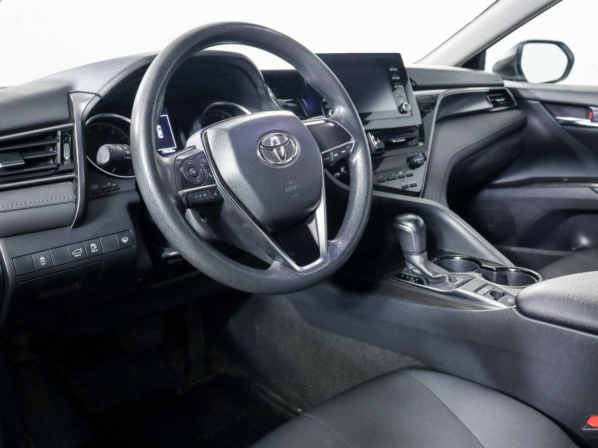 Toyota Camry 2021 года с пробегом. Фото: #13