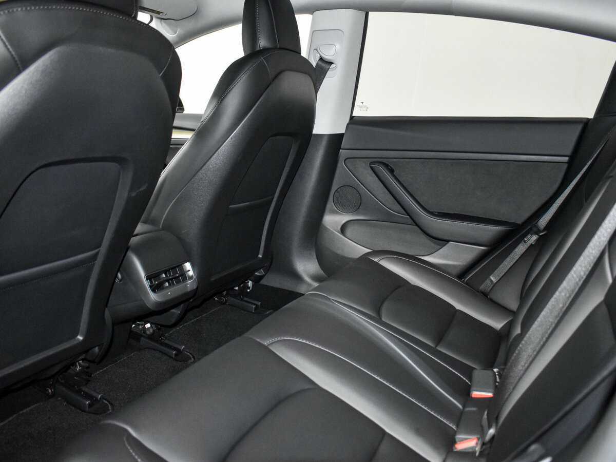 Tesla Model 3 2023 года с пробегом. Фото: #13