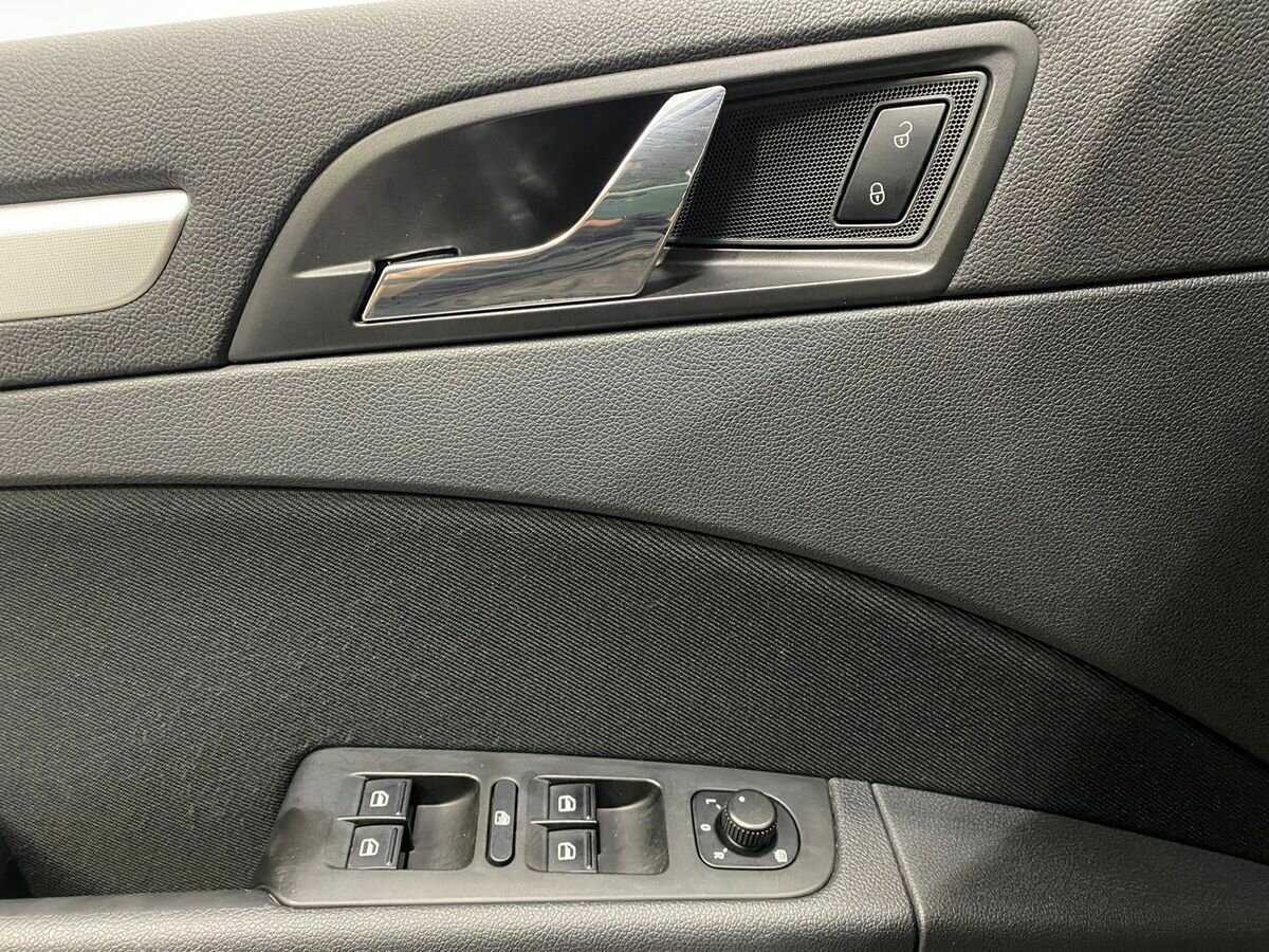 Skoda Superb 2011 года с пробегом. Фото: #12