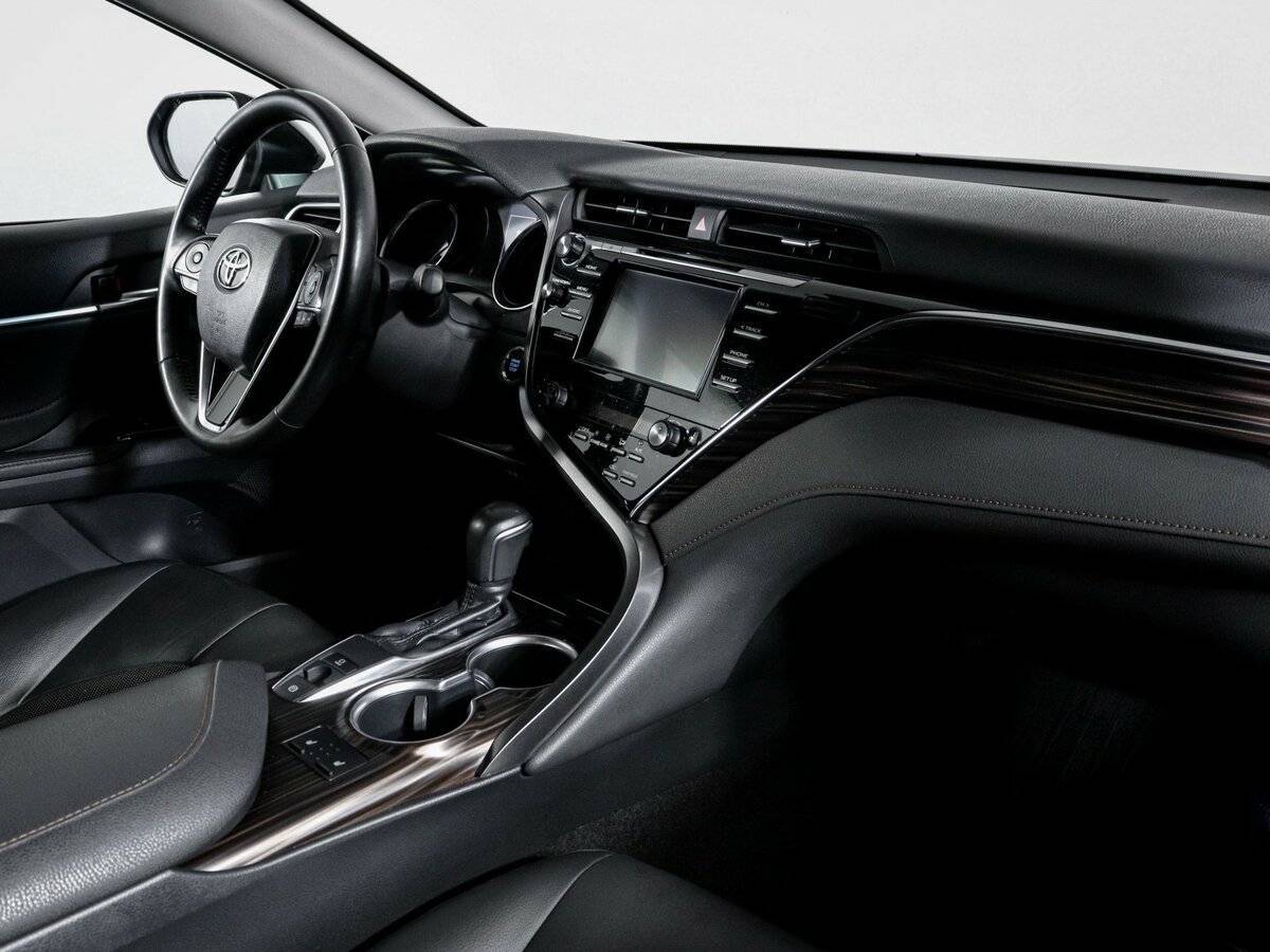 Toyota Camry 2018 года с пробегом. Фото: #8