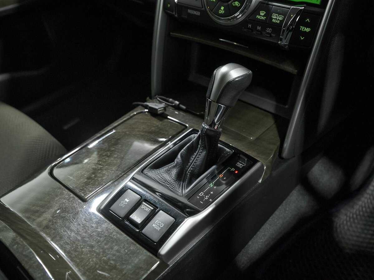 Toyota Mark X 2016 года с пробегом. Фото: #10