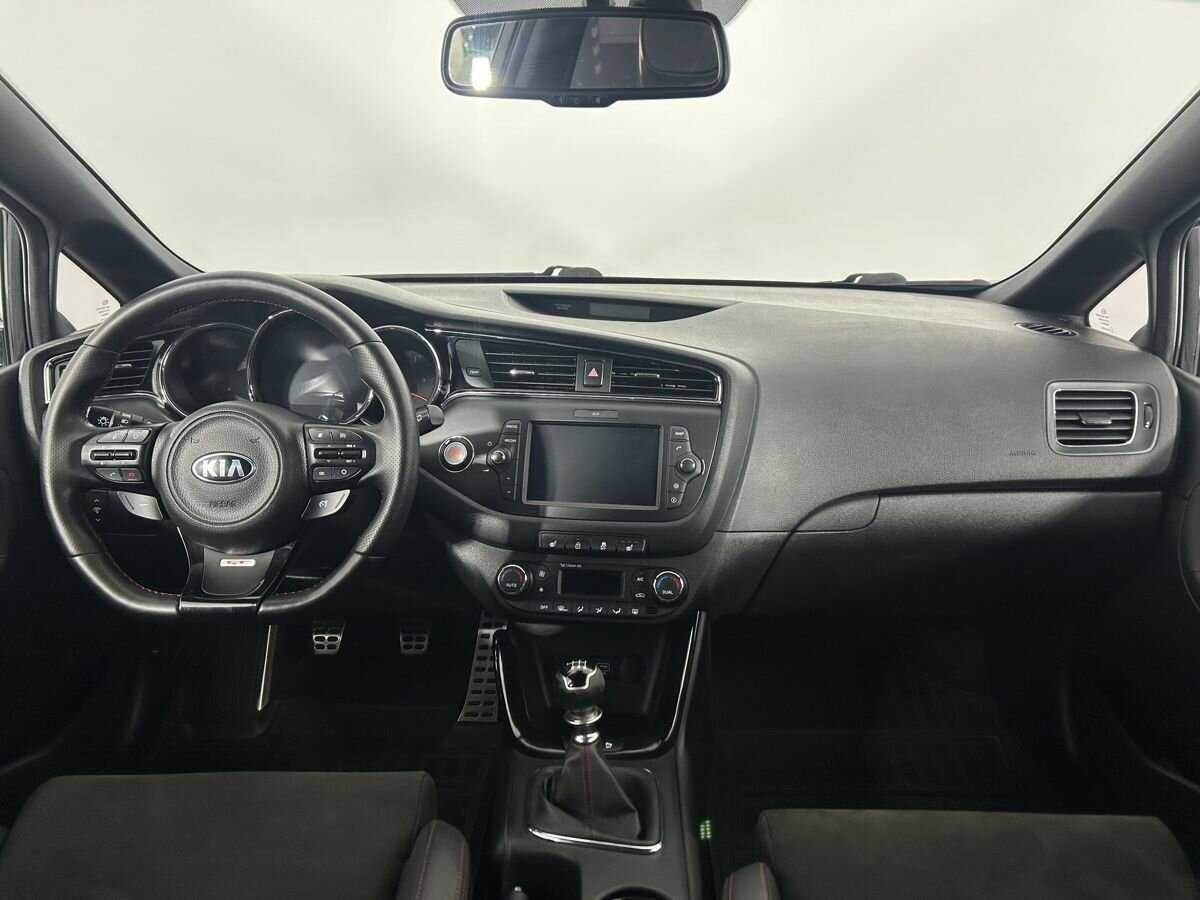 Kia Ceed GT 2017 года с пробегом. Фото: #6