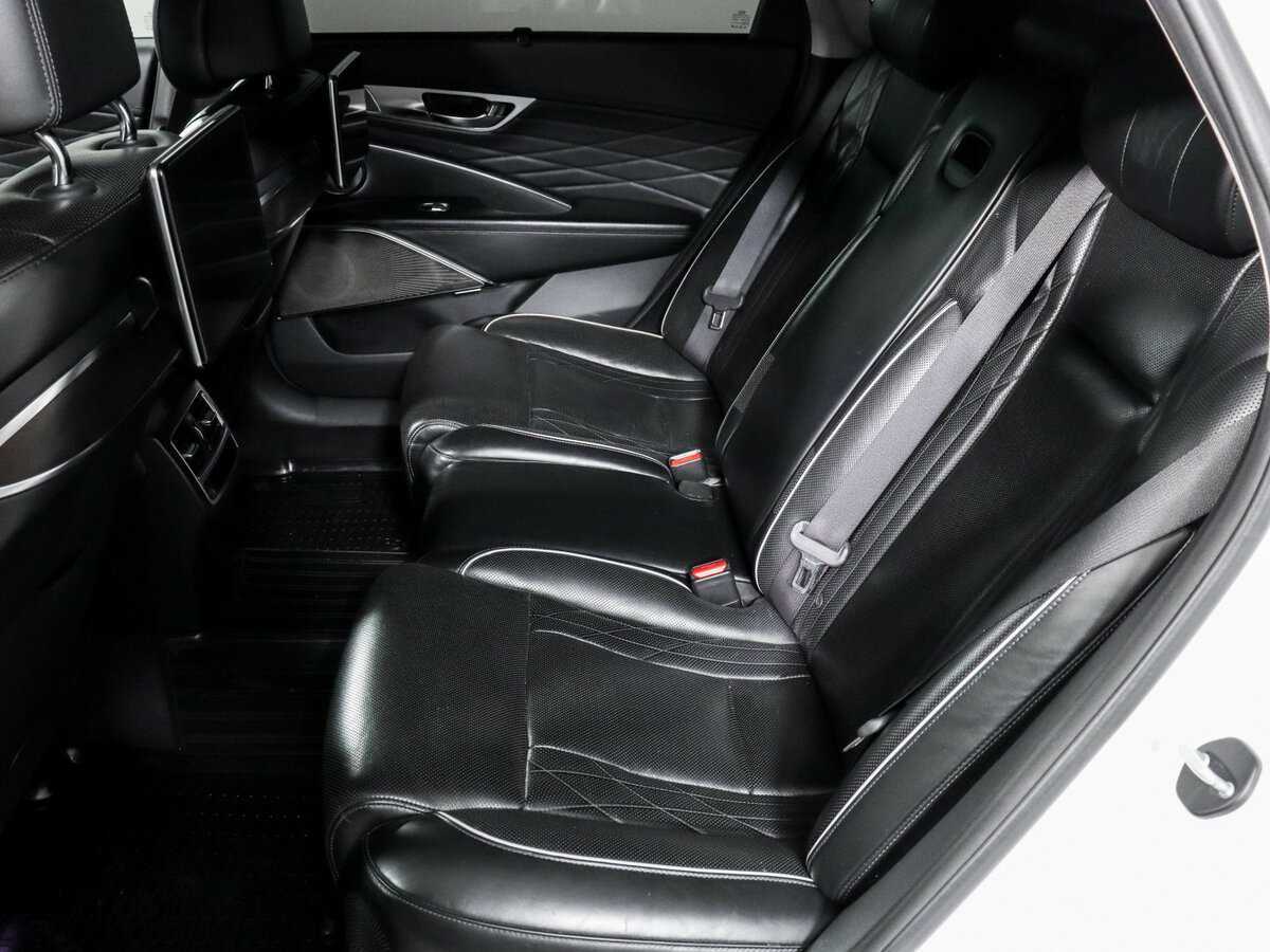 Kia K900 2019 года с пробегом. Фото: #6