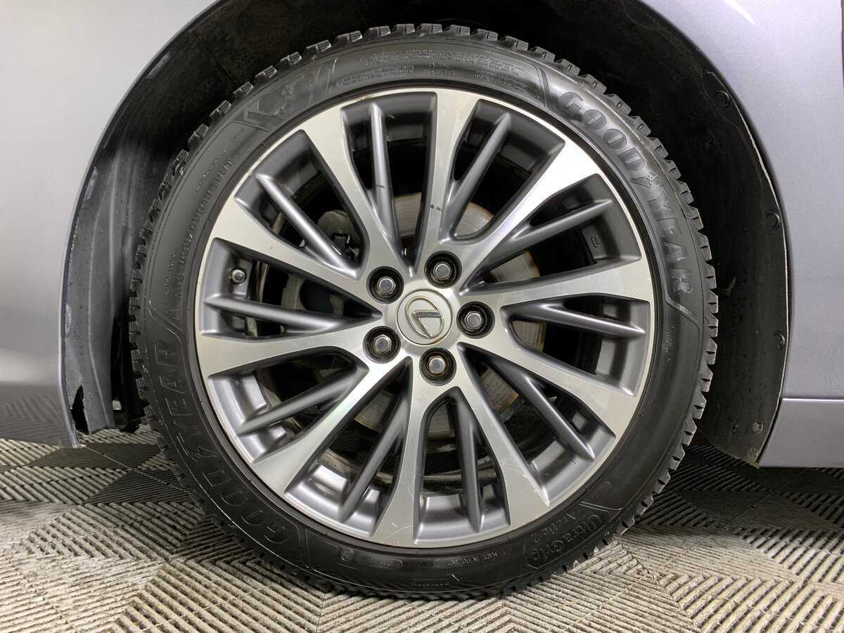 Lexus ES 2018 года с пробегом. Фото: #6