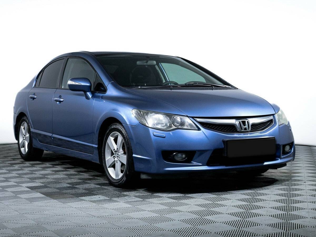 Honda Civic 2009 года с пробегом. Фото: #2